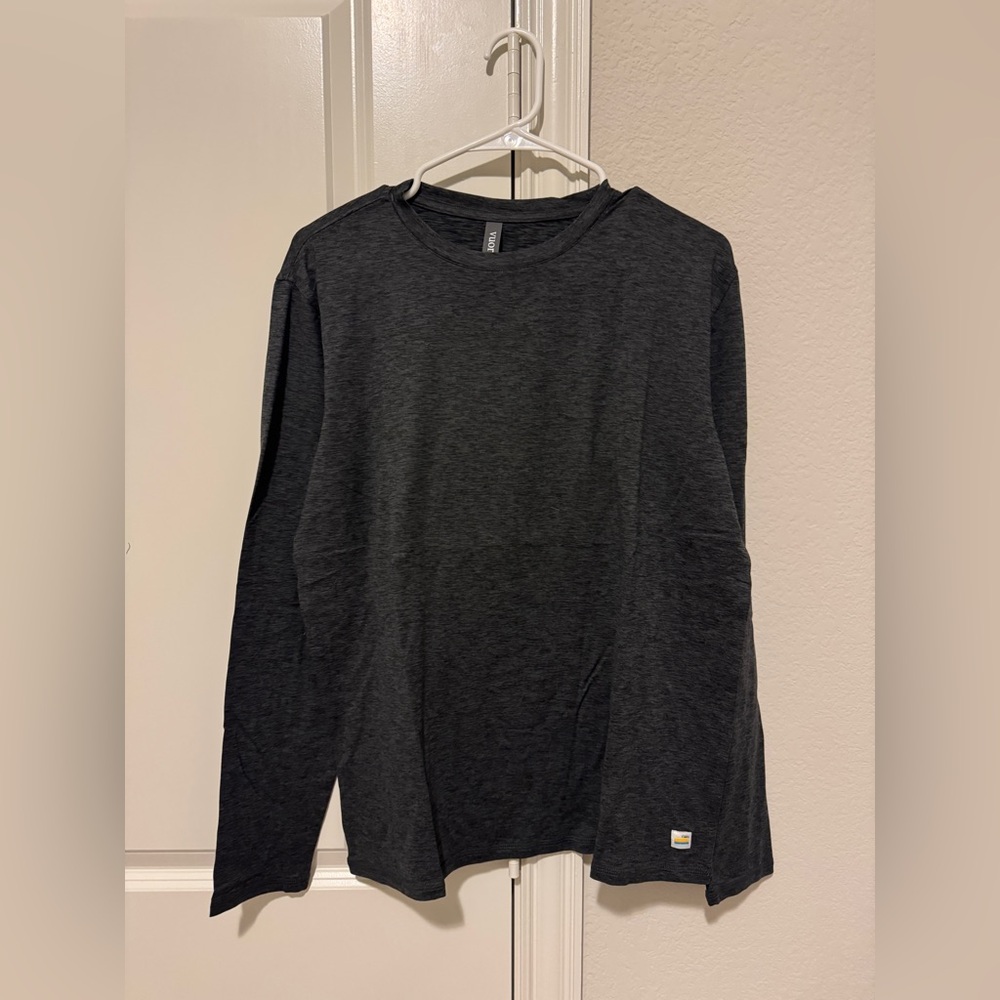 Vuori men long sleeve top size M
